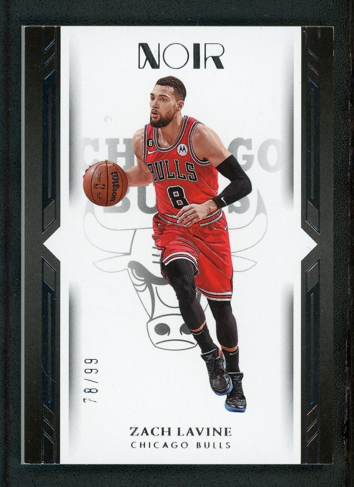 NBA カード Zach Lavine RC 直書きサイン s-l400.jpg