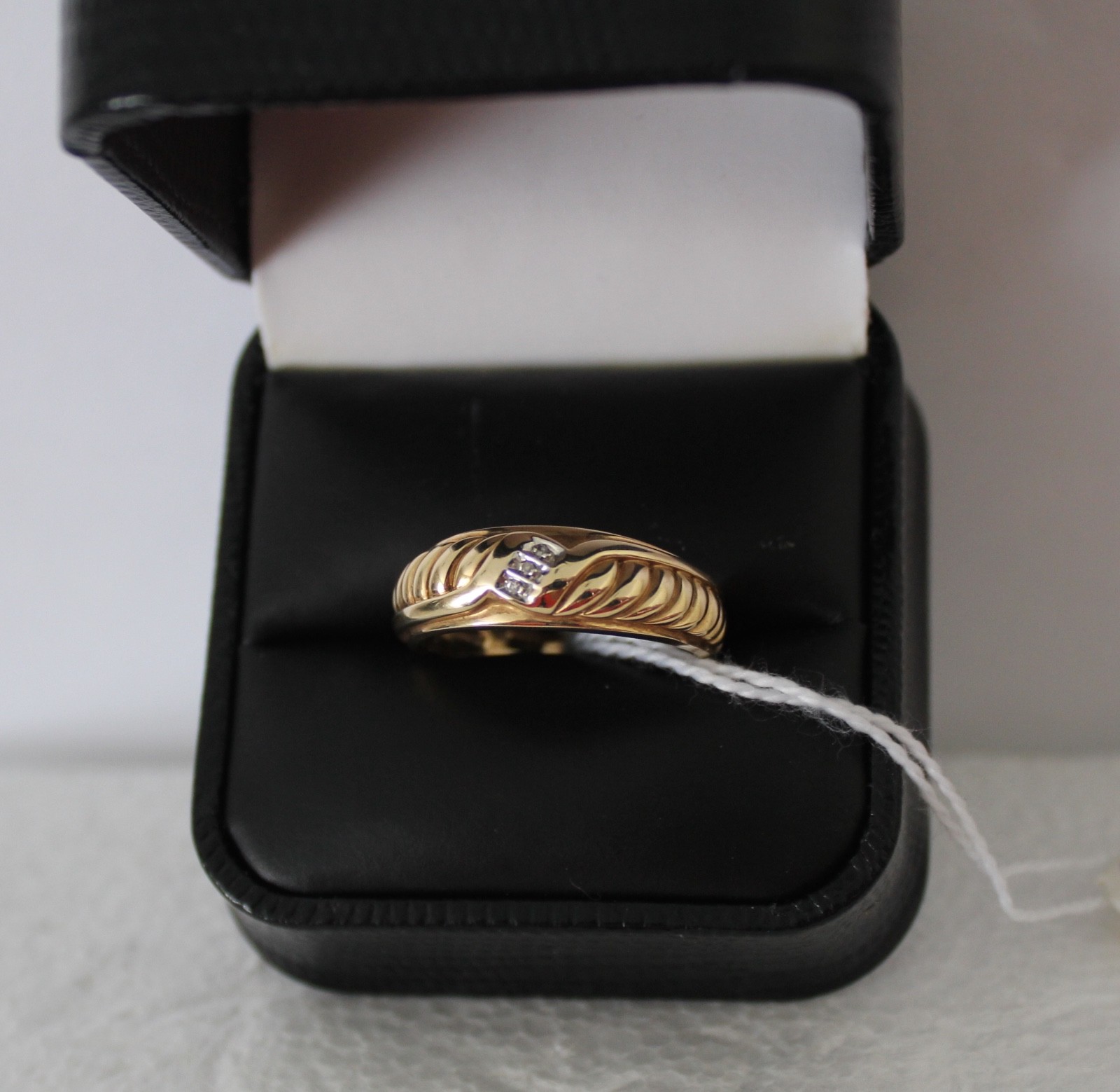 MENS ESTATE 10K Yellow Gold & Diamond Ring Size 11.5 ~ 3.90 Grams ~ 3 Stones