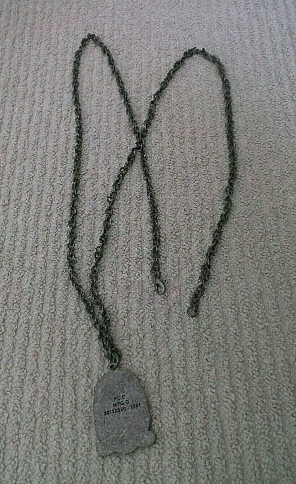 TWILIGHT Cullen Crest Necklace FC C MFG. G 20120820 - 2341