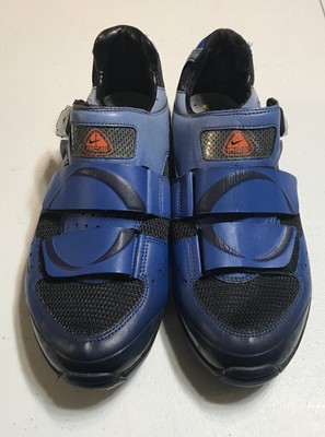 nike acg mountain bike shoes