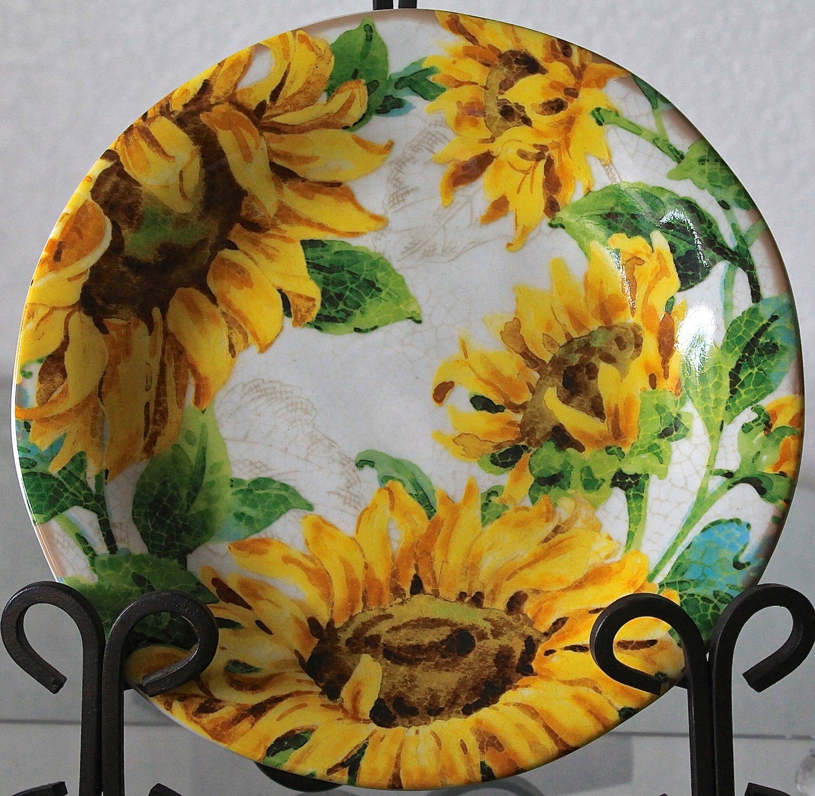 22222 FIFTH SUNFLOWER KISS CREAM SALAD PLATE 9 IN ROUND MUSTARD BROWN GREEN NEW