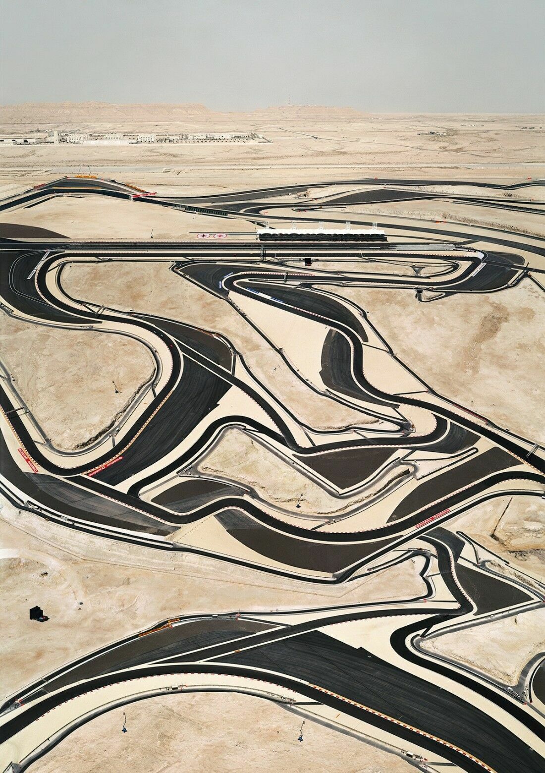 ANDREAS GURSKY BAHRAIN ART PHOTO MOMA PRINT POSTER - NEW ANDREAS GURSKY BAHRAIN ART PHOTO MOMA PRINT POSTER - NEW