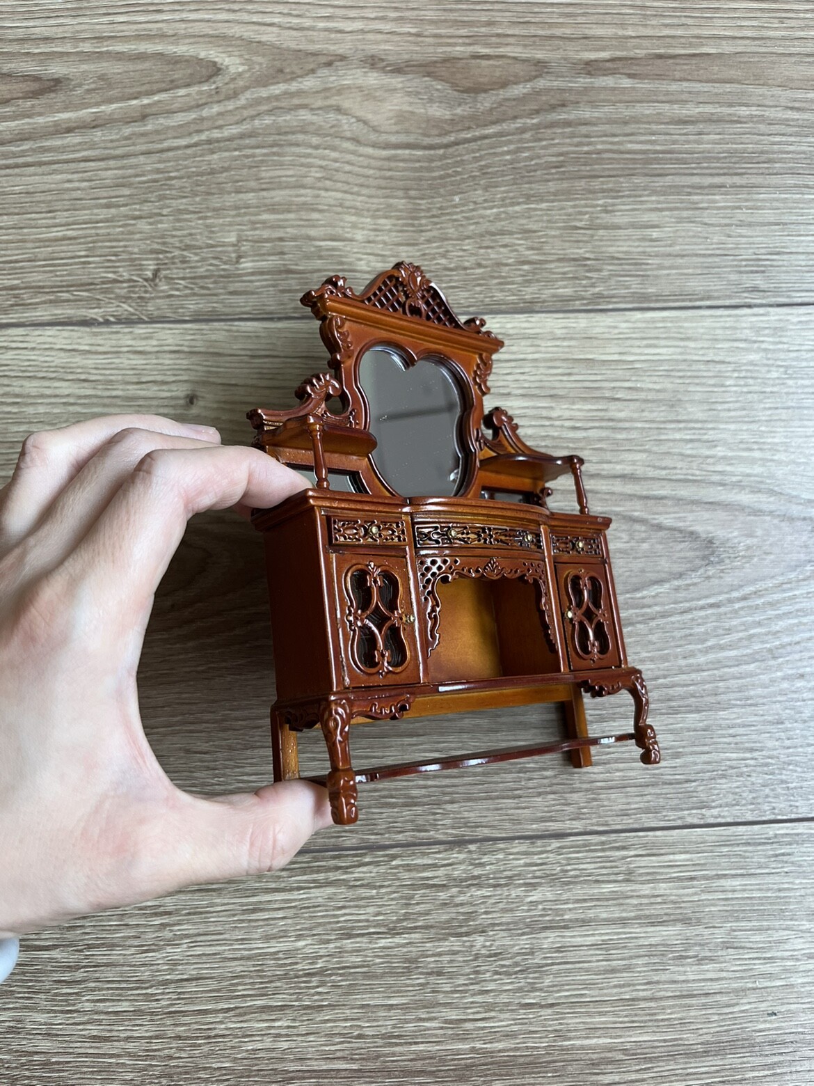 Fine Miniatures Blythe Ob11 Dollhouse Furniture Detail Carved Dresser 1:12 Wood
