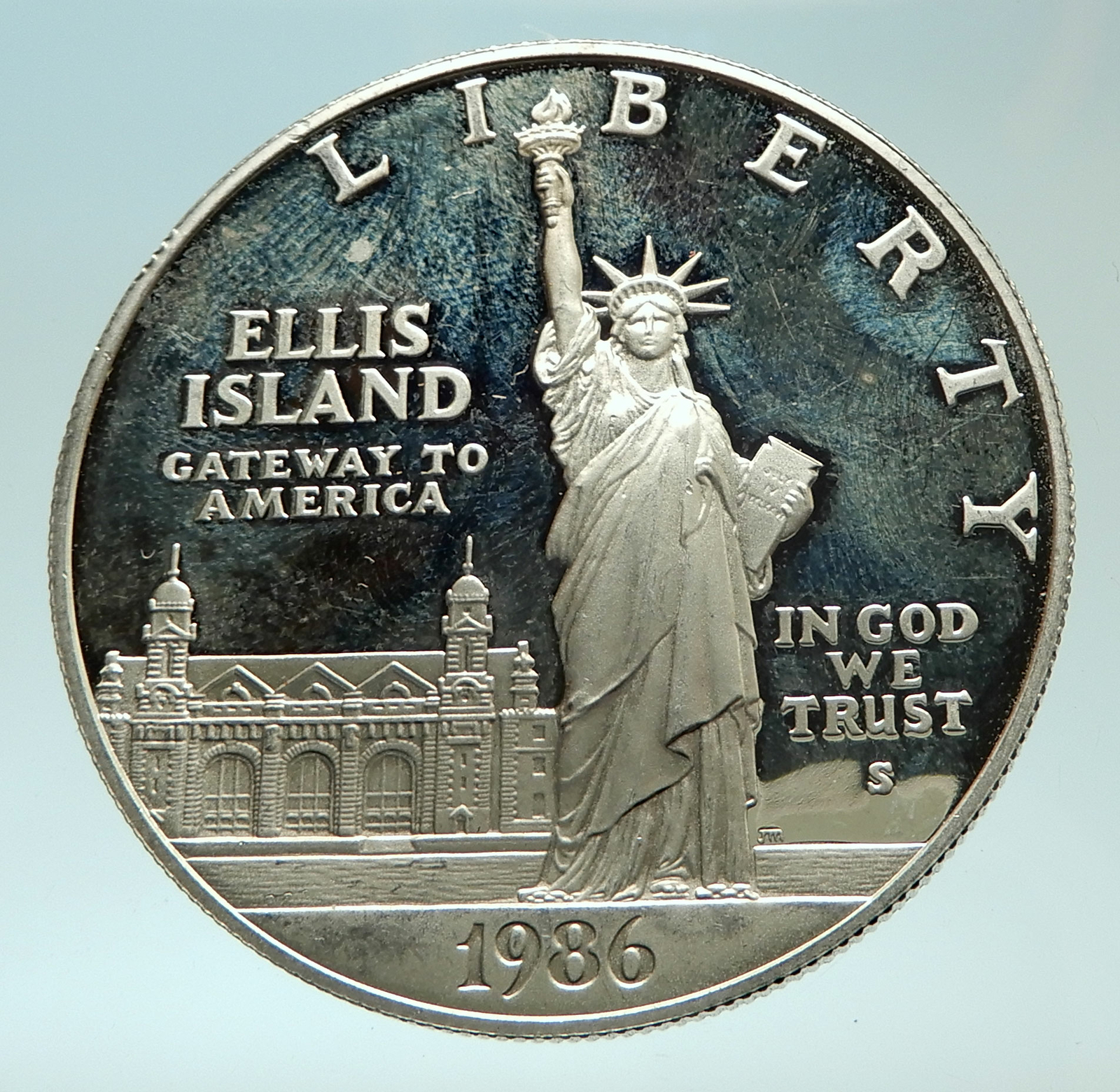 1986 UNITED STATES Statue of Liberty Genuine Silver Dollar Coin
