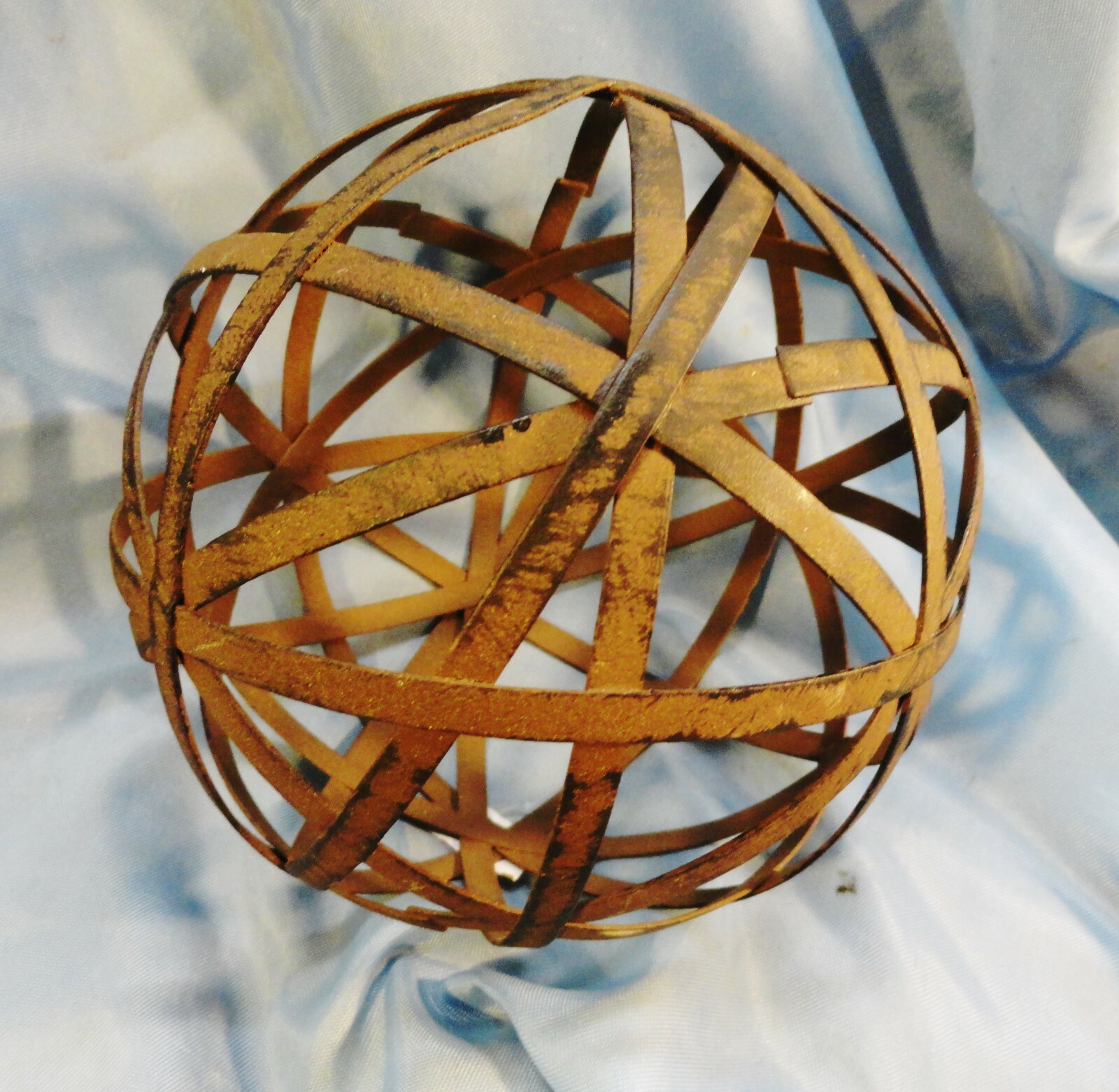 WORLD  GLOBES  CRYSTALS  W/  STANDS  &   STEEL  RIBBONS  SPHERE   GLOBE BEAUTYS