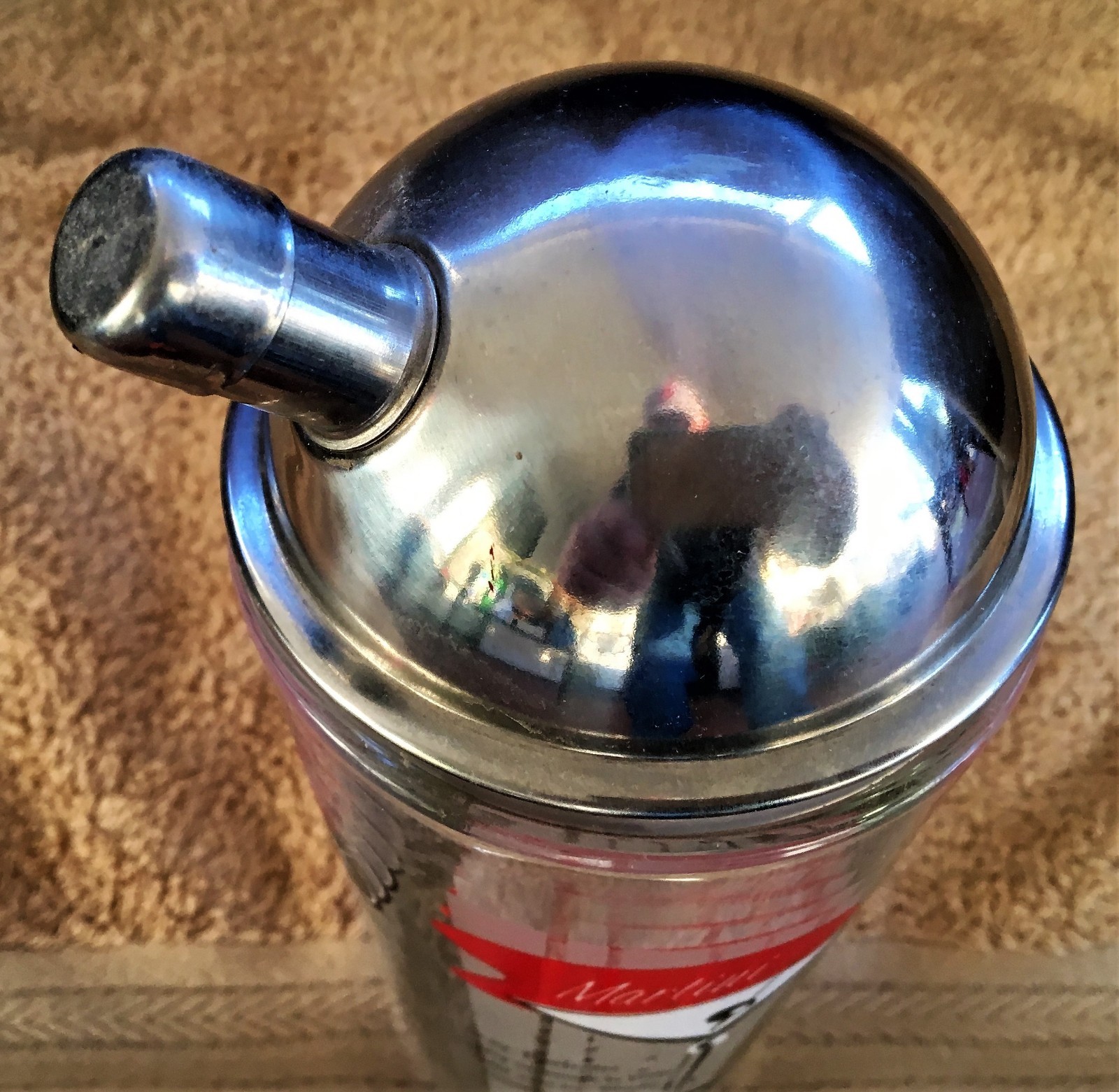 DUO VINTAGE GLASS/METAL COCKTAIL SHAKERS RETRO MAN CAVE/SHE SHED GREAT GRAPHICS