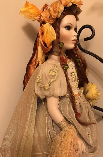 mundia dolls