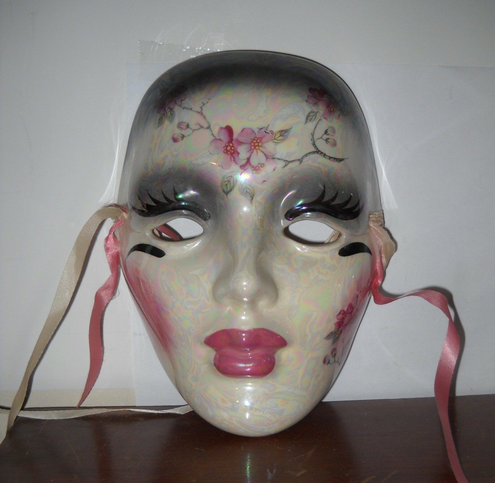 CERAMIC WALL FACE MASK PINK AND GRAY SIGNED 1987 FACE MASK