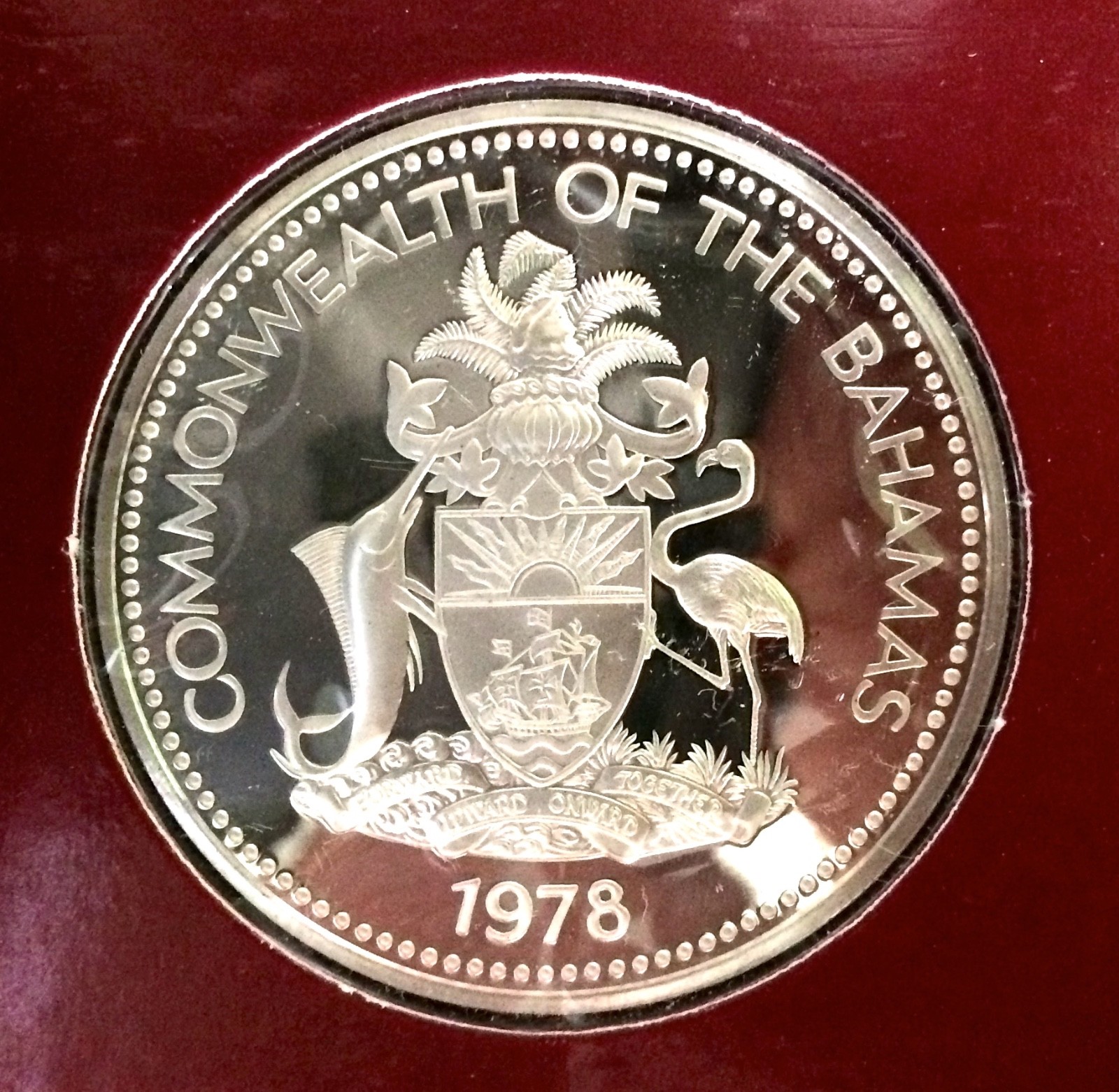 TWO DOLLAR FLAMINGO COIN OF THE BAHAMAS MINTED BY FRANKLIN MINT.