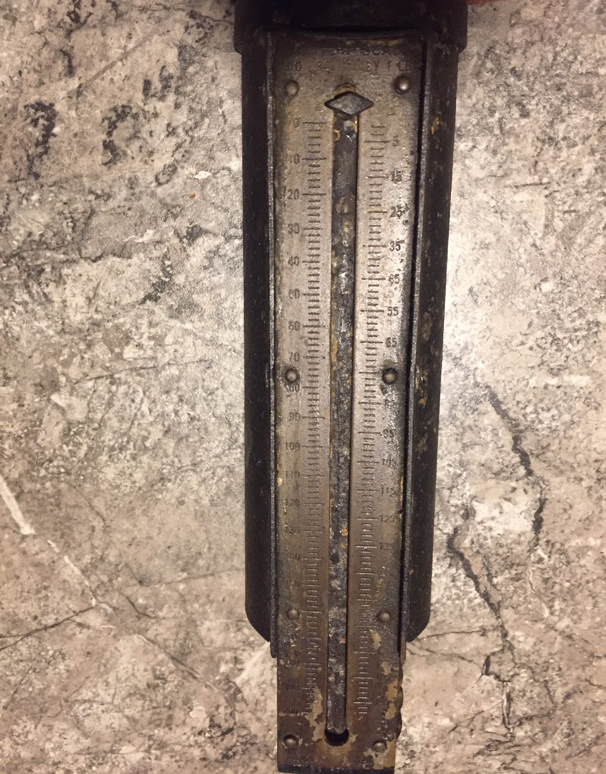 Antique Pelouze Mfg. Co 200 lb hanging scale Cast Iron Chicago WORKS