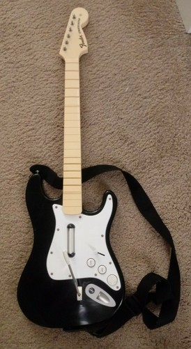 ロックバンド3ROCK BANDギターコントローラー　ソフト3本付 Amazon.com: Rock Band 3 - Wireless Fender Stratocaster