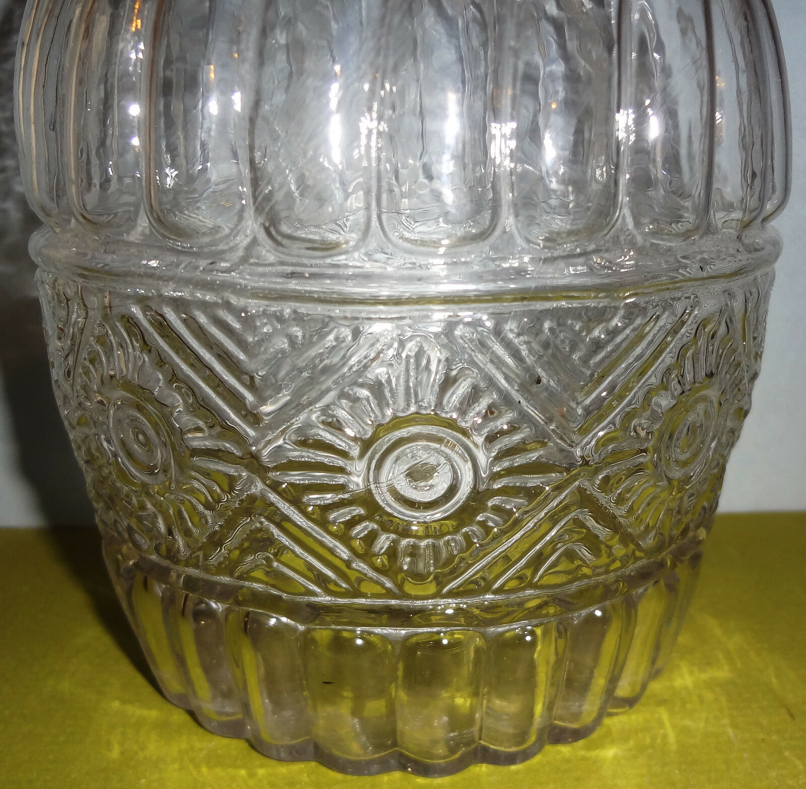 VR MT. VERNON GLASS c1820-40 SUNBURST in SQUARE #10-QT. BOTTLE - GIII-2 - TYPE 2