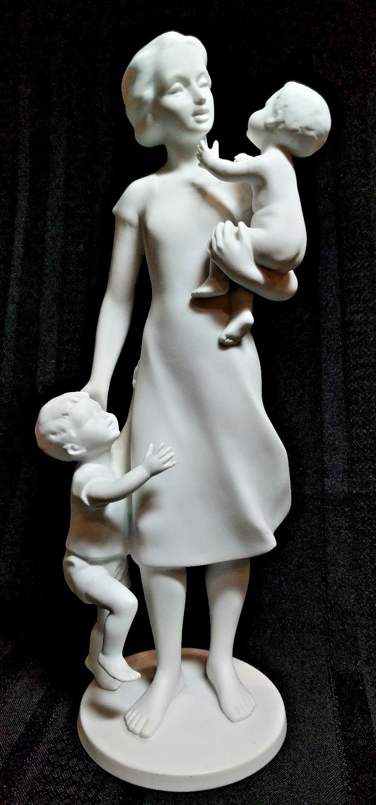 陶器製 母親と子供のフィギュア 約25cm Kaiser “Mother and Child/Mutter un Kind” White Porcelain