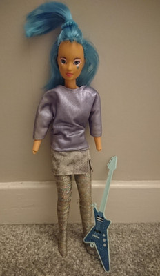 Jem And The Holograms Aja Doll - Hasbro 1985 Asian Doll Vintage +guitar No HANDS