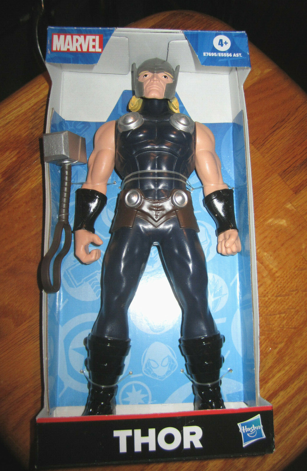 MARVEL STUDIOS THOR コレクティブルフィギュア Amazon.com: Marvel Hasbro Legends Series 3.75-inch Retro 375