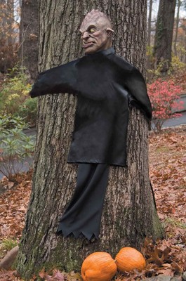 Life Size Hanging Zombie Peeping Tree Hugger Halloween Decoration Prop Defective
