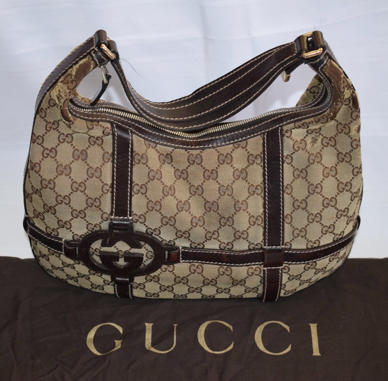 Vintage Gucci GG Royal Canvas & Leather Hobo Dark Brown Zip Vintage Gucci GG Royal Canvas & Leather Hobo Dark Brown Zip