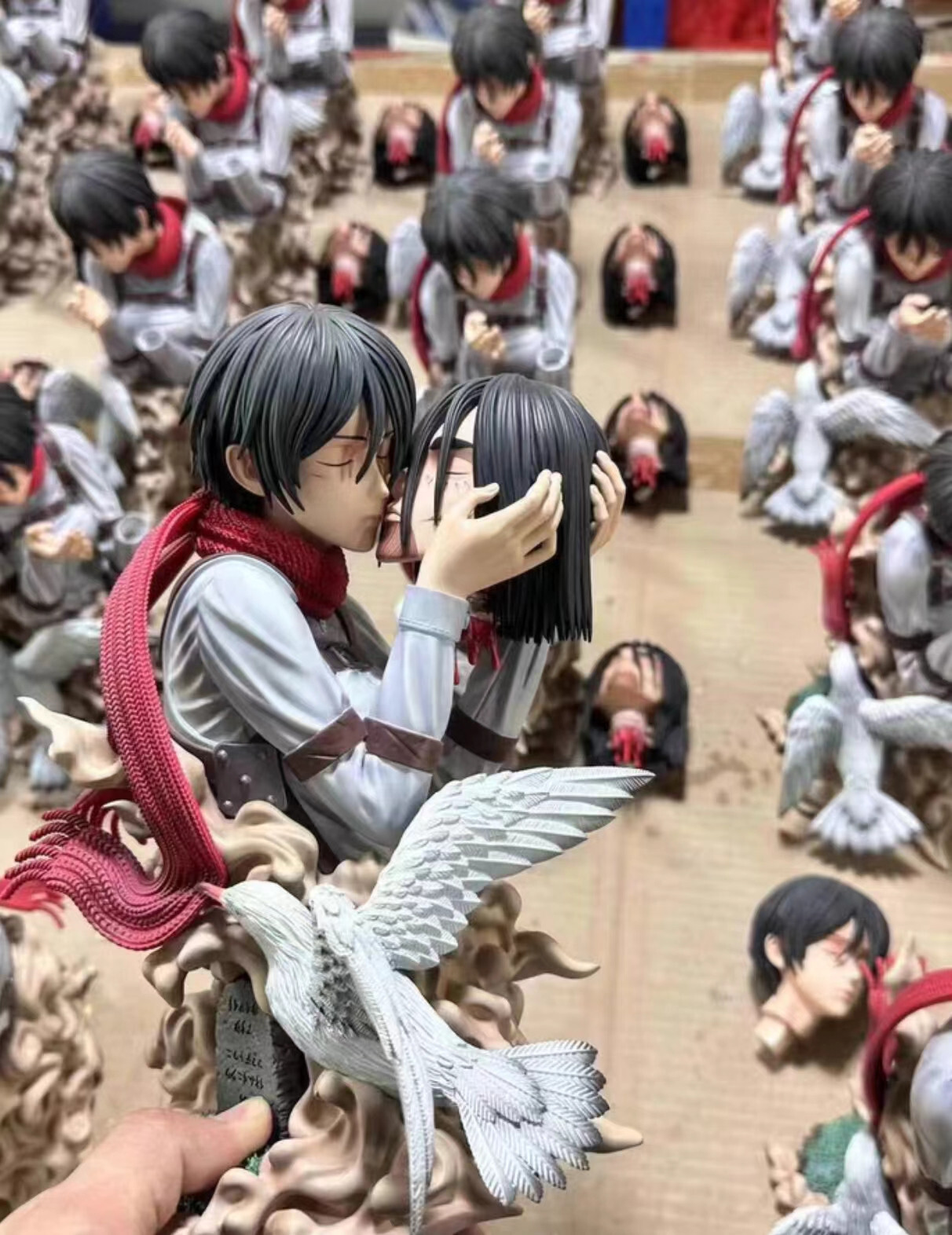 MIKASA 金箔　LaurieGatesデザイン　31cm CHIKAHA Studio Mikasa Ackerman Good-Bye Eren Resin Statue