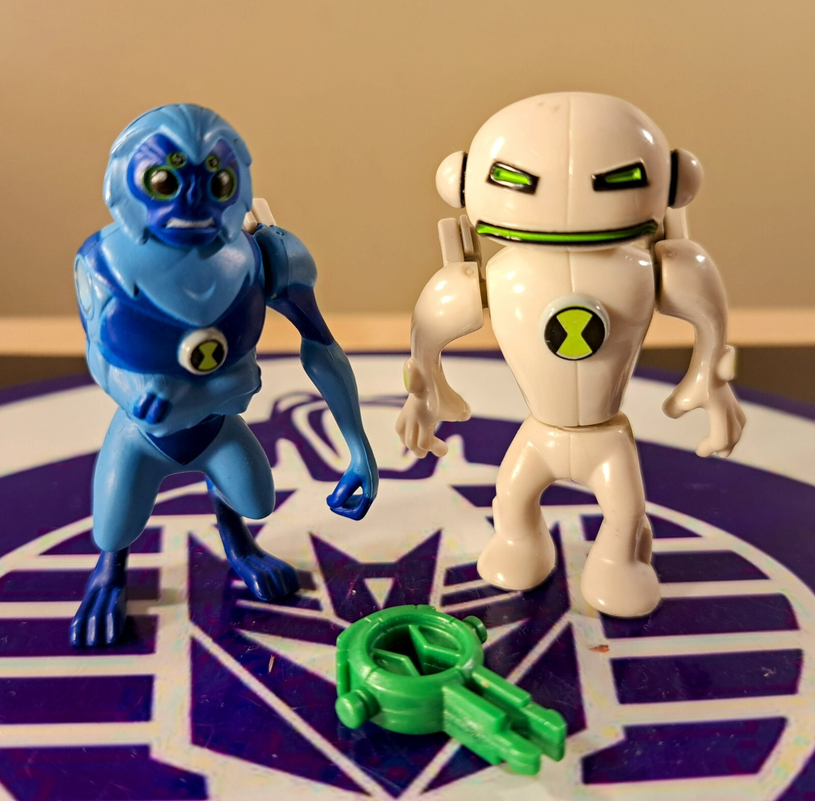 【未開封】BEN10 フィギュア　ECHO ECHO Bandai Ben 10 Ultimate Alien Haywire Echo Echo Action Figure