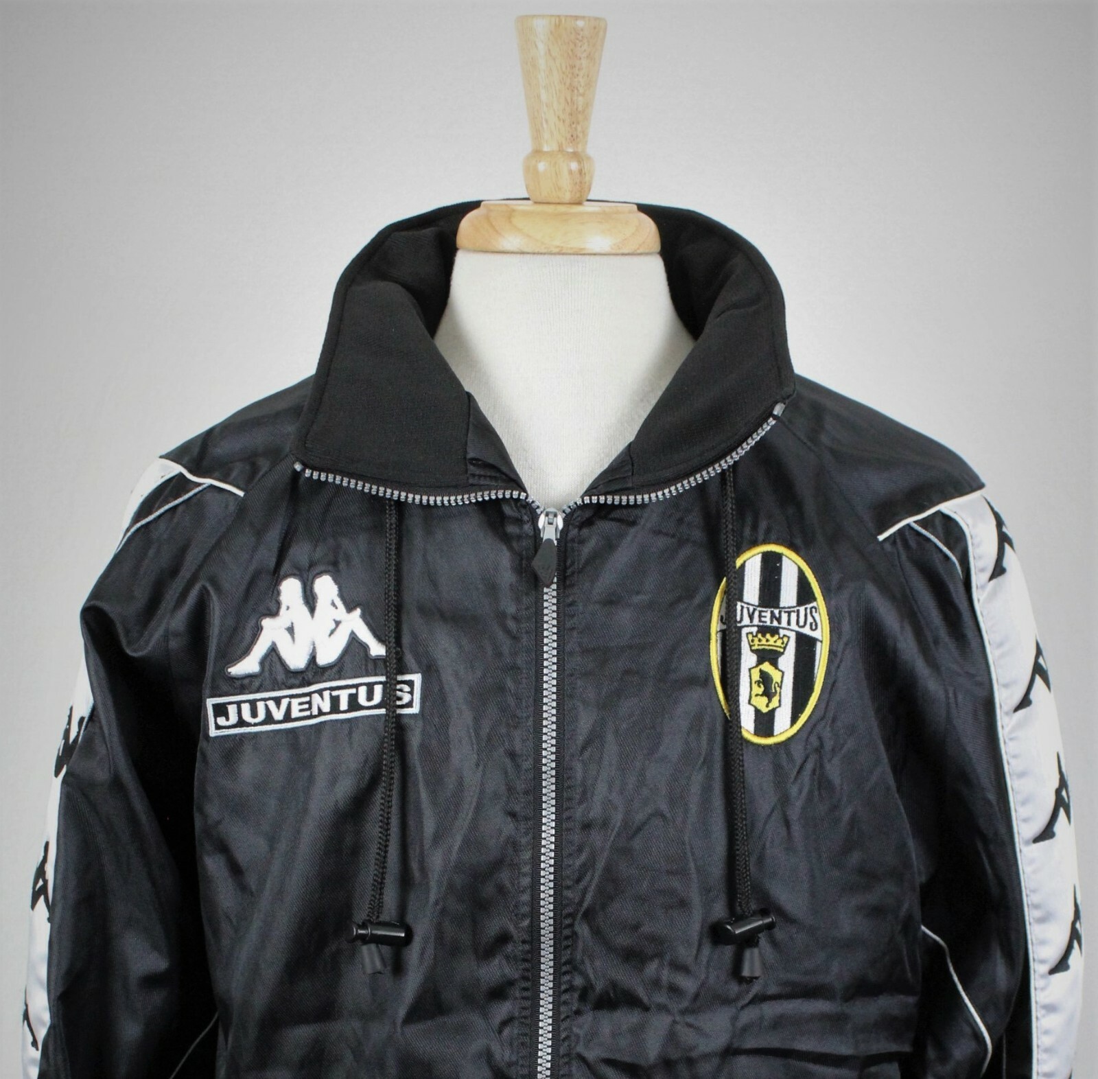 Juventus Soccer Club Kappa Vintage 90's Mesh Lined Windbreaker Jacket Mens Large