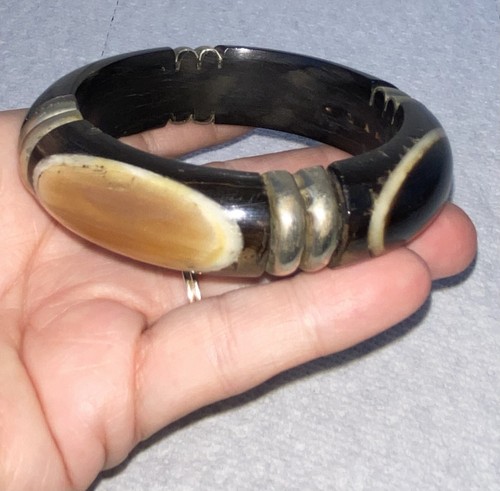 アクセサリー brass buffalo horn bangle Signed, Buffalo Horn & Silver Color Metal, African Bangle