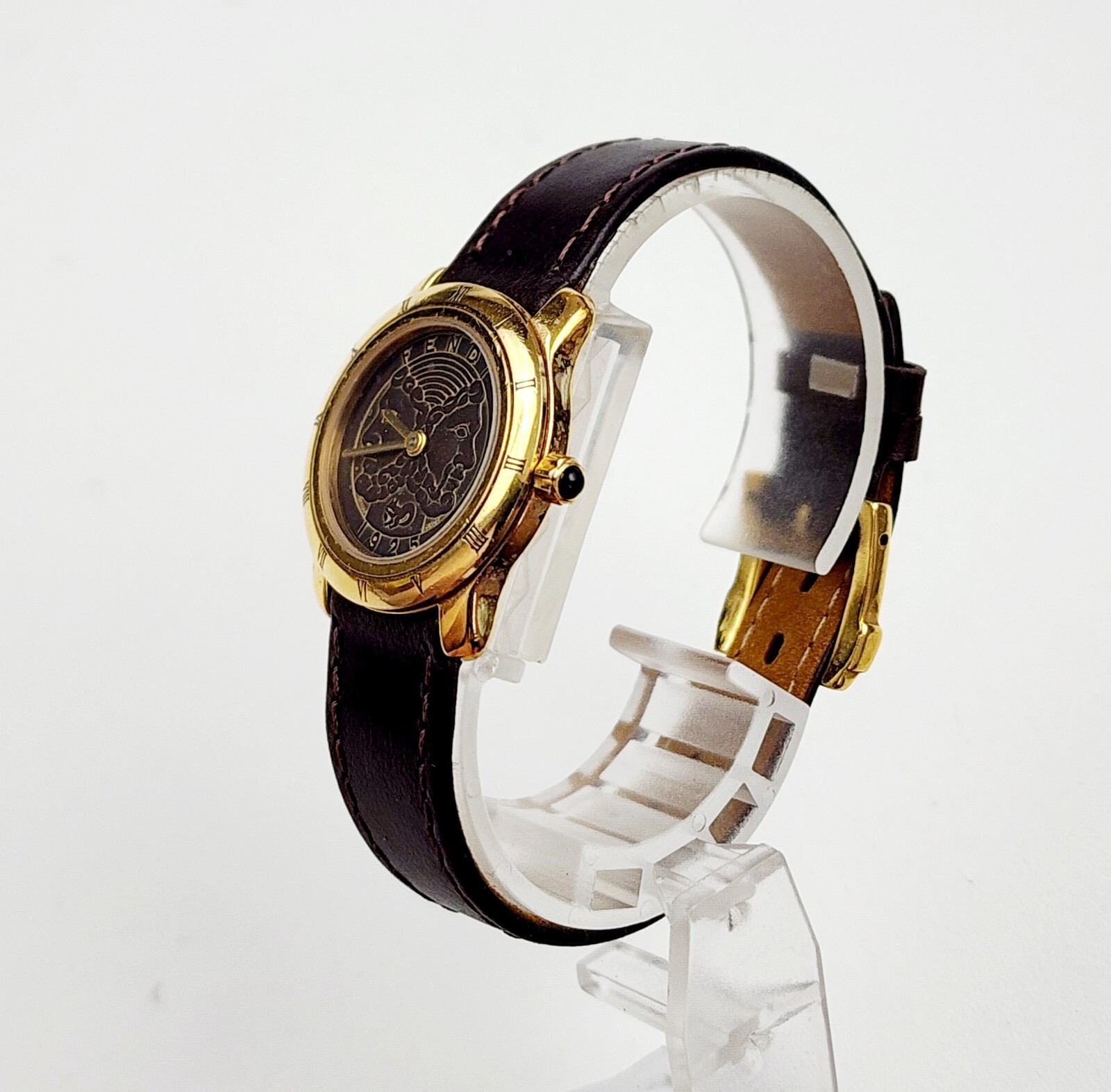 Women's SWISS Watch FENDI 800L. 