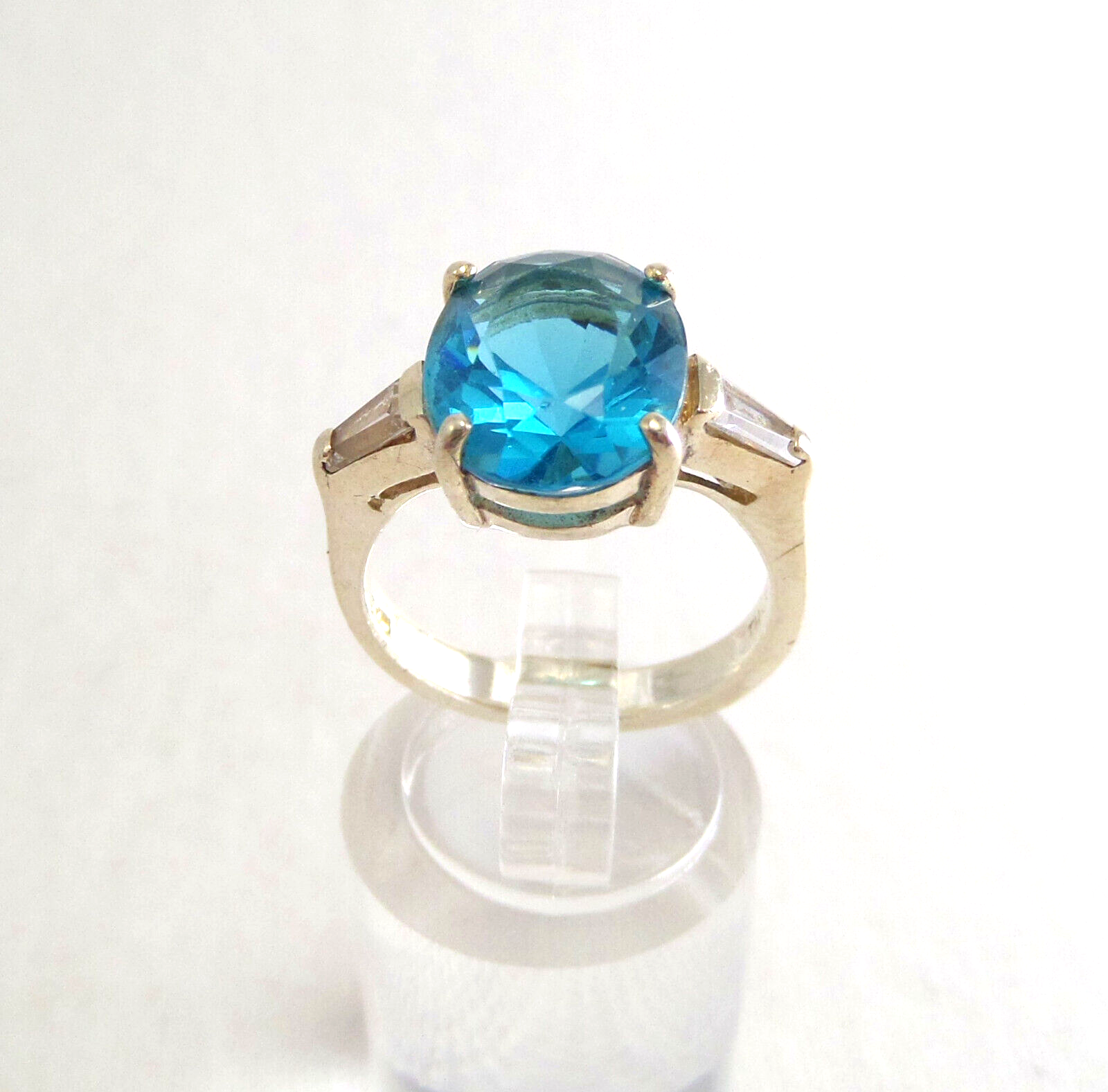 VTG Sterling Silver Ring with Light Blue CZ 10mm x 12mm VTG Sterling Silver Ring with Light Blue CZ 10mm x 12mm