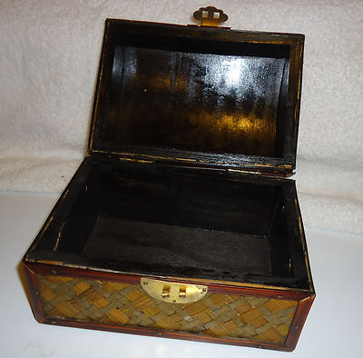 BEAUTIFUL WOODEN TREASURE CHEST..GREAT FOR KNICKNAKS/STORAGE/FLORAL.5