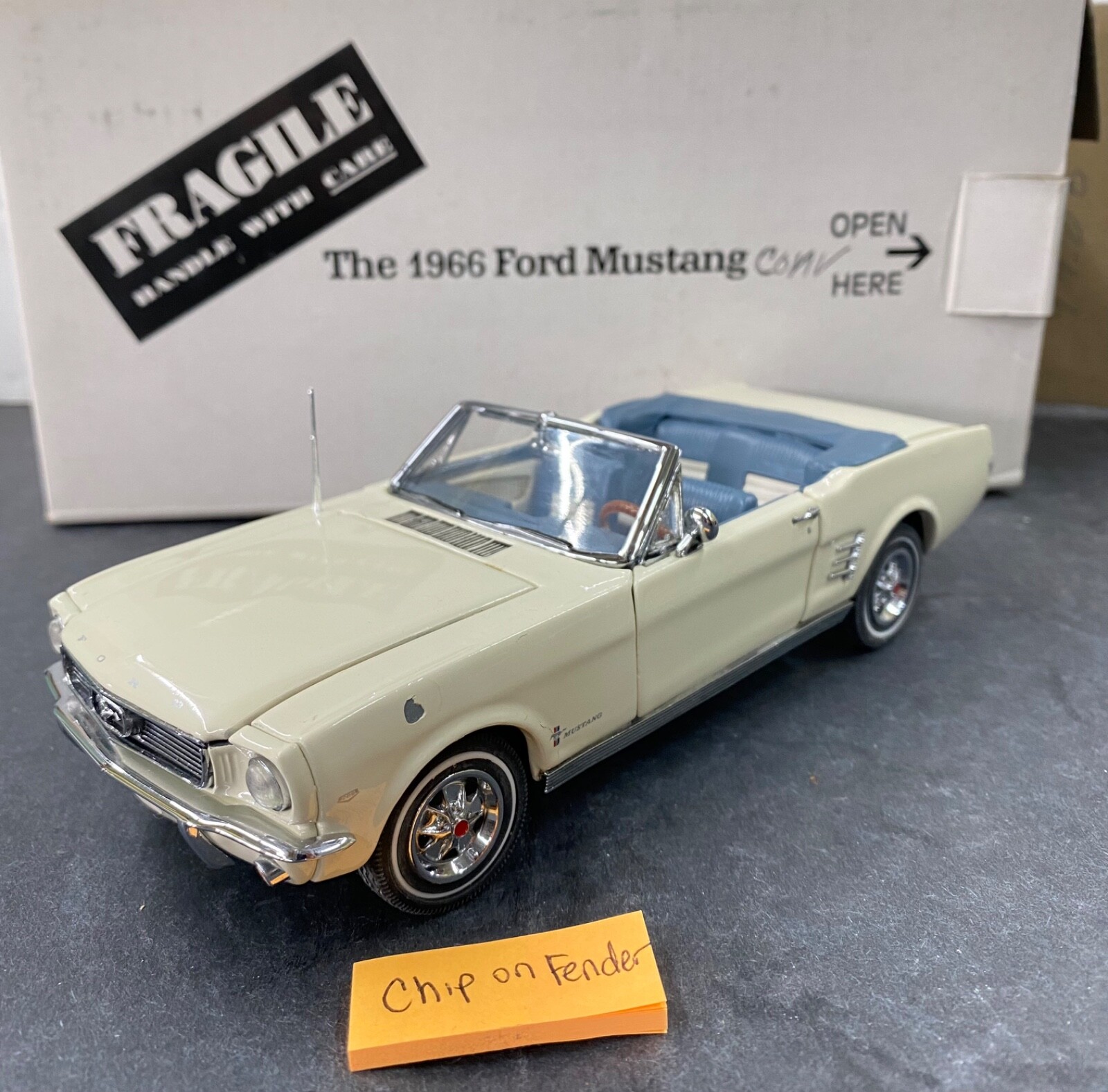 ダンバリーミント製　Danbury mint 1966年型　ムスタング　1/24 Franklin Mint 1:24 1966 Ford Mustang Convertible, White