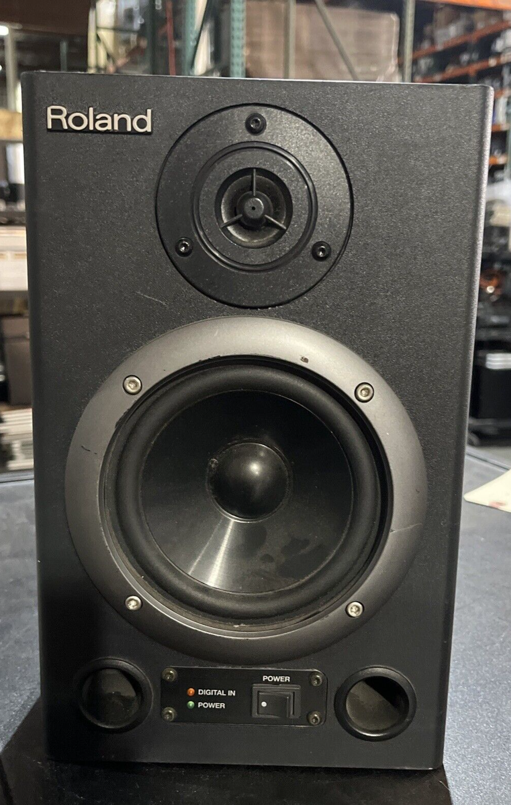 ROLAND DS-30A 24 BIT DIGITAL BI-AMP MONITOR SPEAKER STUDIO ROLAND DS-30A 24 BIT DIGITAL BI-AMP MONITOR SPEAKER STUDIO