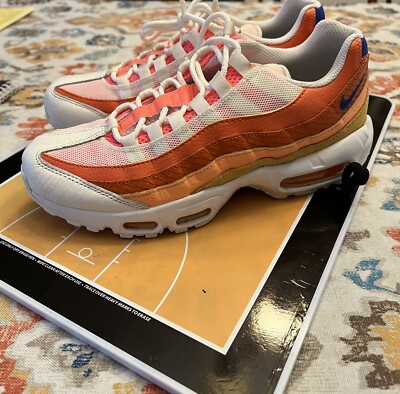 Nike Air Max 95 Campfire Orange Womens DJ6906 800 Size 9 Pre Owned