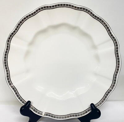 Royal Crown Derby CARLTON PLATINUM 10 5/8'' DINNER PLATE Scalloped Porcelain NEW