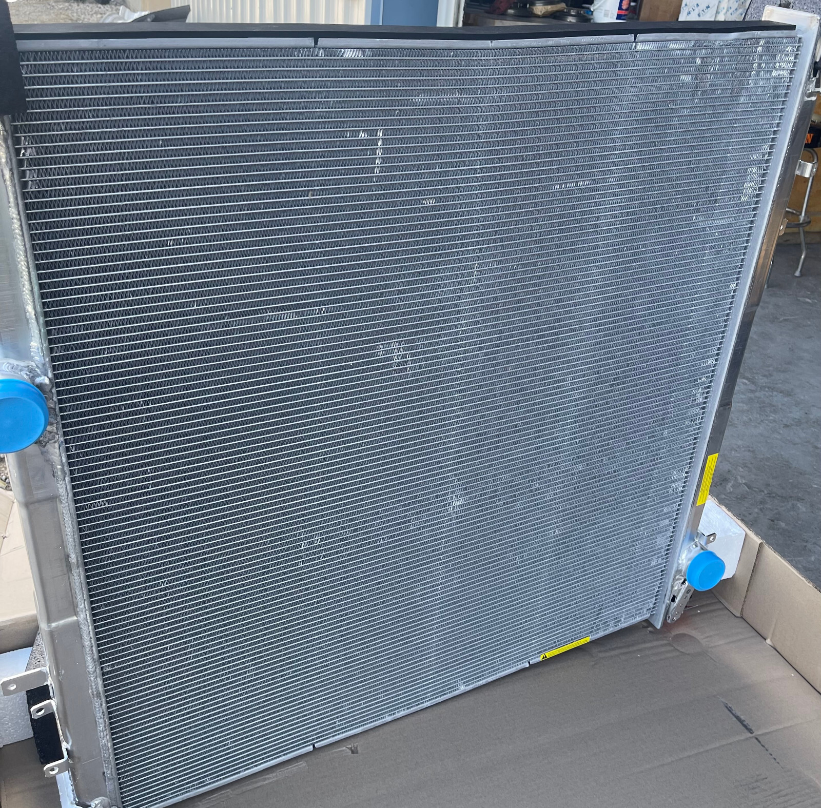 ALLIANCE Radiator 98-07 Freightliner FLD120 ABP-N20-2001