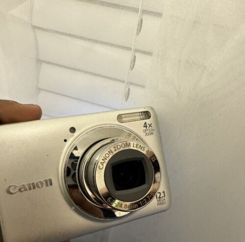 Canon PowerShot A3100 IS 12.1MP Silver Digital Camera - Fair Canon PowerShot A3100 IS 12.1MP Silver Digital Camera - Fair