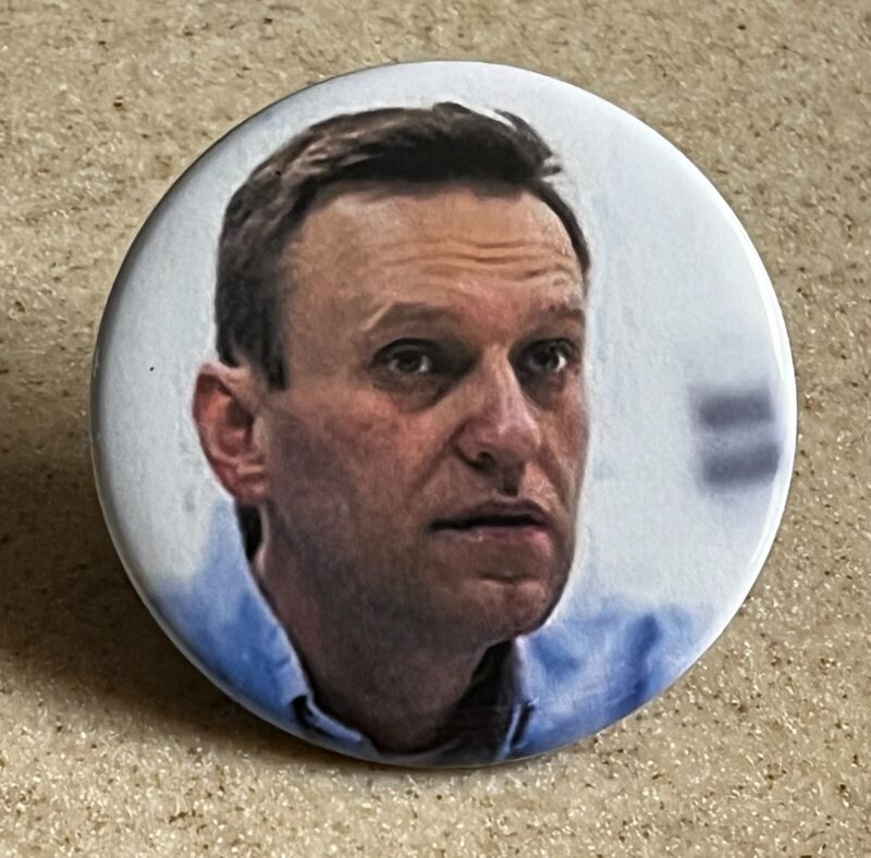 Alexei Navalny Pin-Back Button 2 1/4 inch