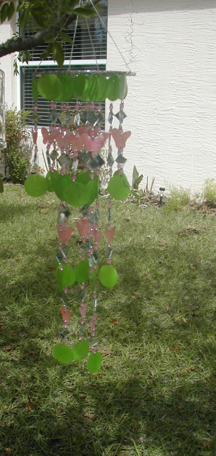 ISLAND SOUND LIGHT GREEN SINGLE TIER CAPIZ SHELL CHIME SALMON BUTTERFLIES &BEADS
