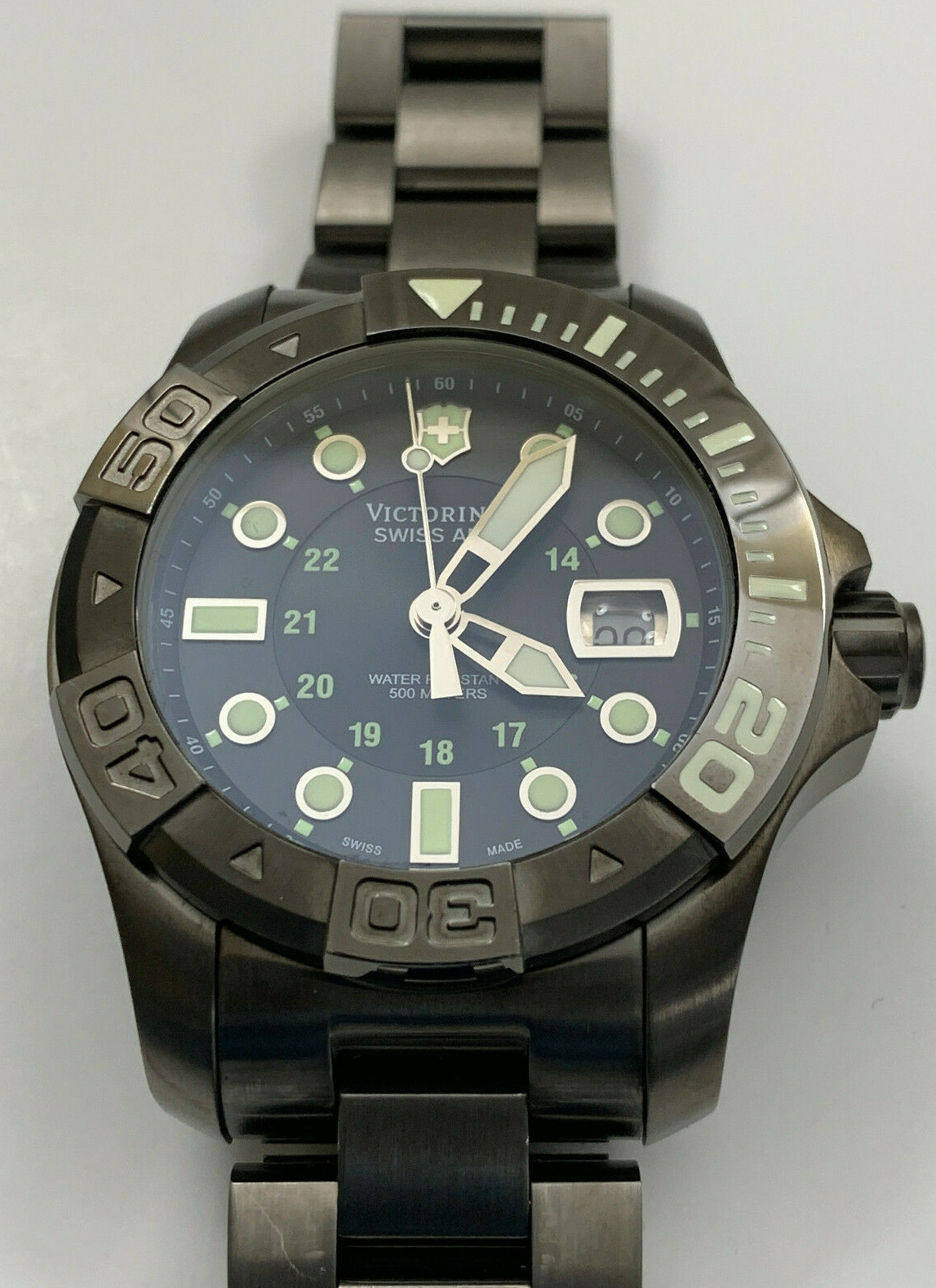 Victorinox Dive Master 500 - Gunmetal PVD + Sapphire - Swiss Victorinox Dive Master 500 - Gunmetal PVD + Sapphire - Swiss