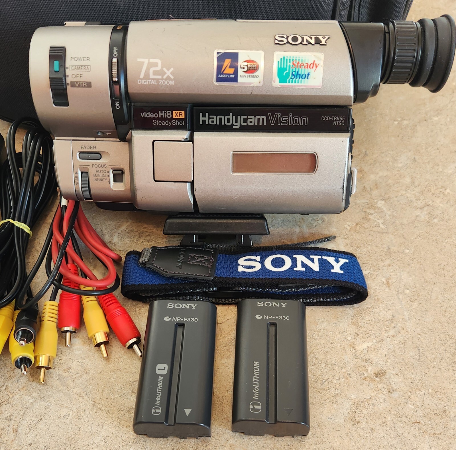 Sony CCD-TRV65 NTSC Handycam Hi8 XR Steady Shot