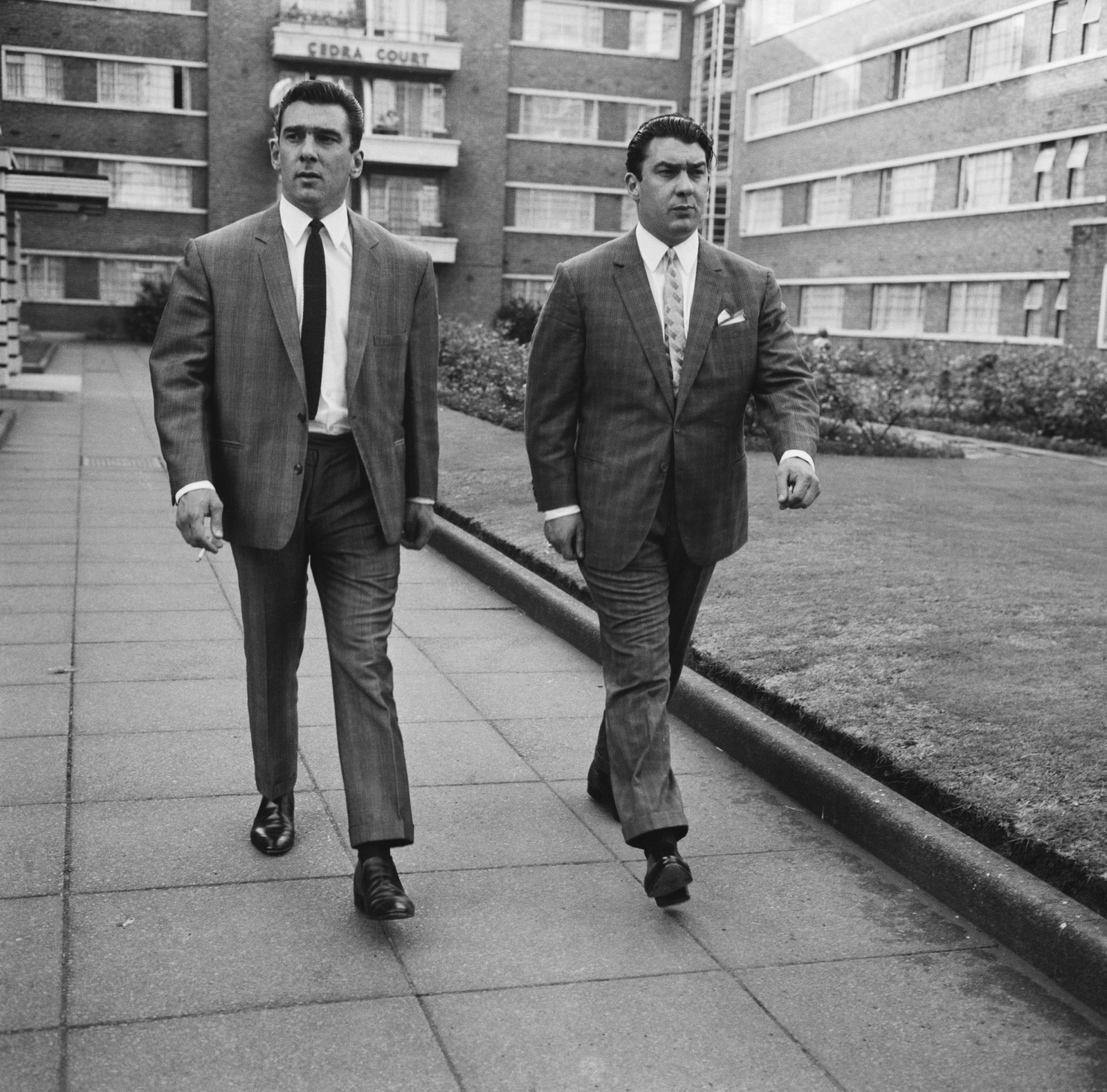 THE KRAYS TWINS WALL POSTER - LONDON GANGSTAR REAL CRIME  8X8