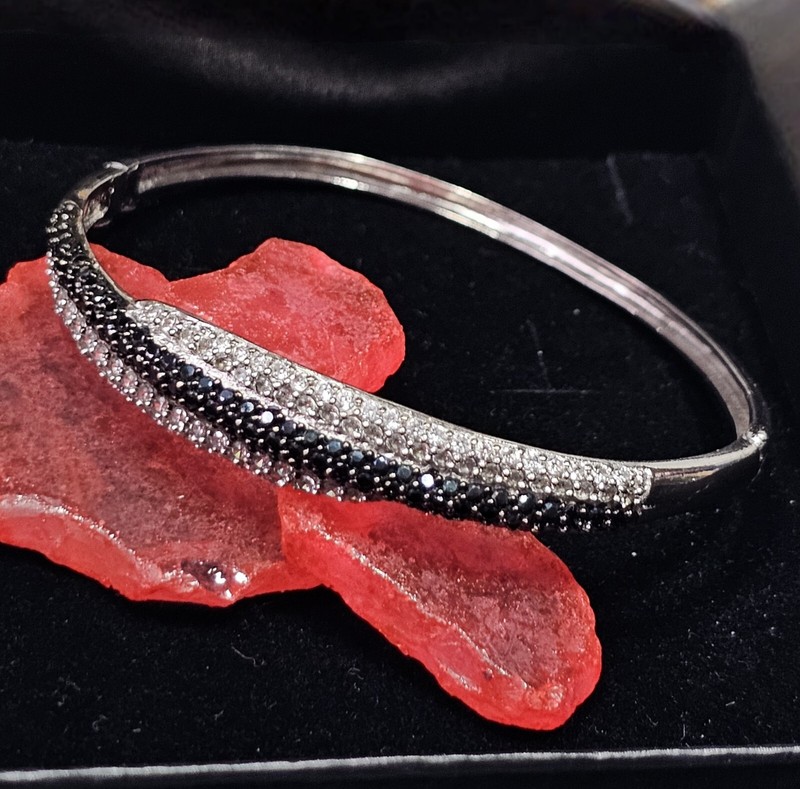 Jonc Ouvrant Argent 925 Serti Oxydes De Zirconium Noirs Et Transparents 60x55mm