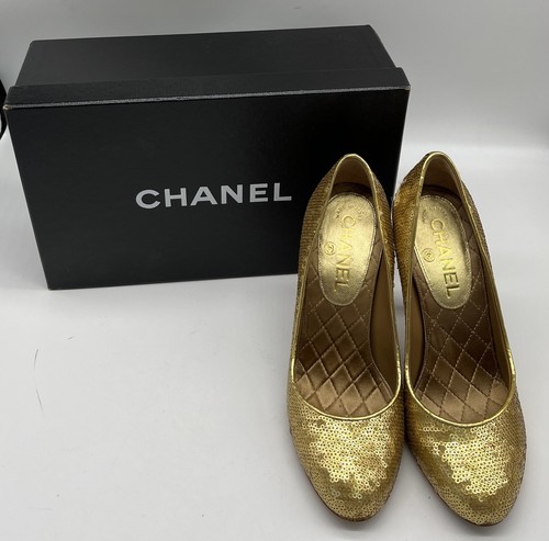 CHANELスパンコール付ツィードトップス　黒　美品 Chanel Black Chain Around Cap Toe Pumps 37.5 – THE CLOSET