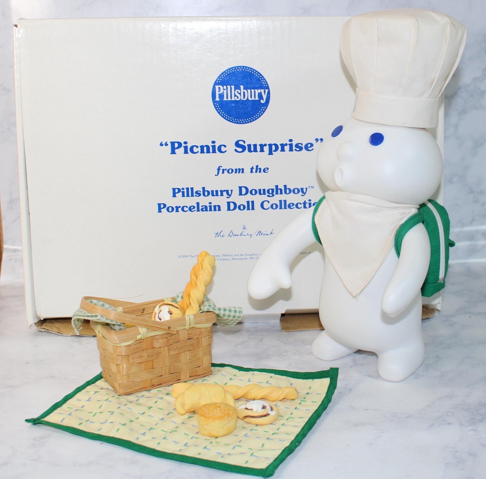 DANBURY MINT PILLSBURY DOUGHBOY PICNIC SURPRISE SET PORCELAIN DOLL Original box