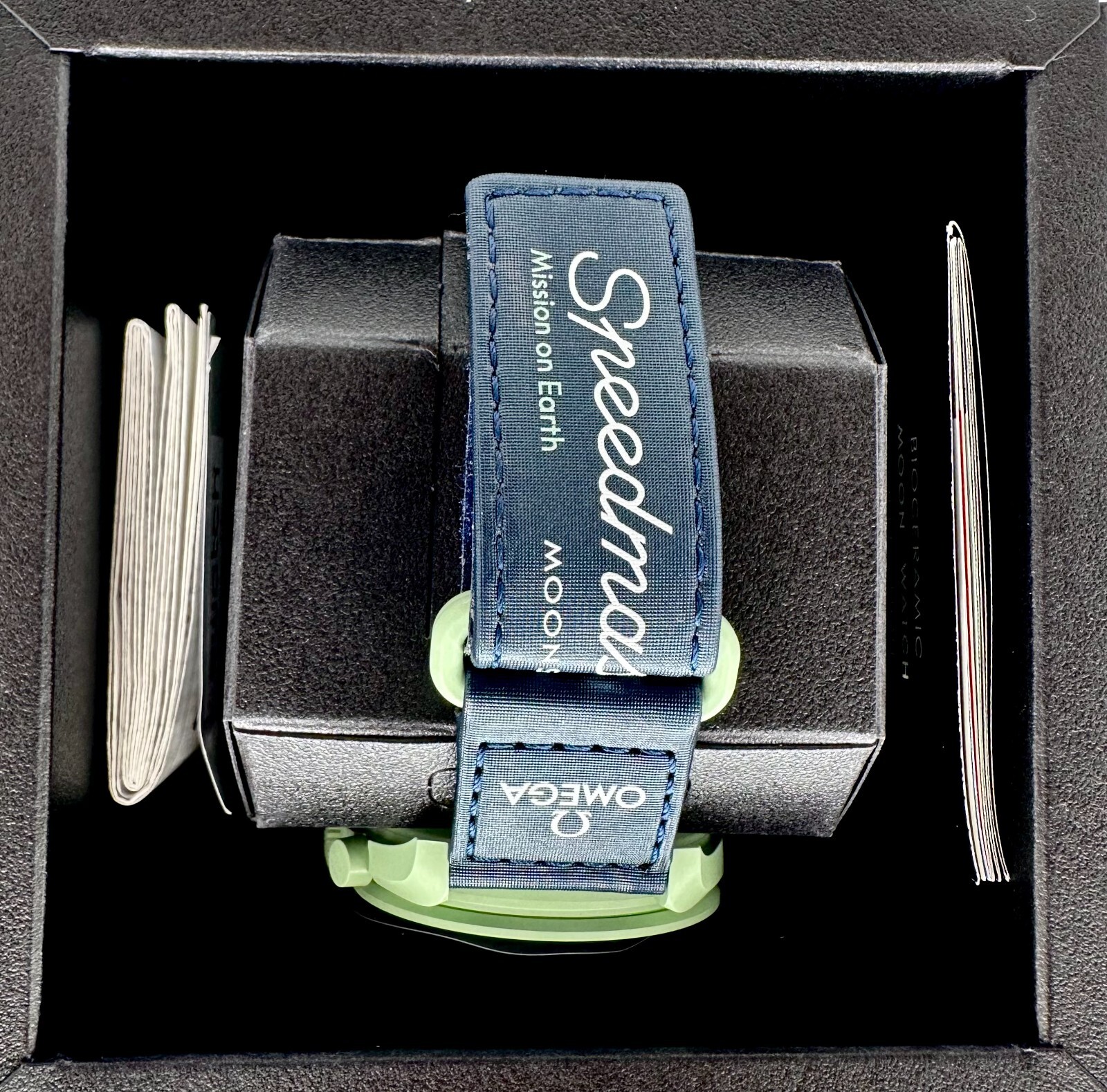 Pre-owned Swatch Omega X  Mission To Earth Watch So33g100 In Box With Tags