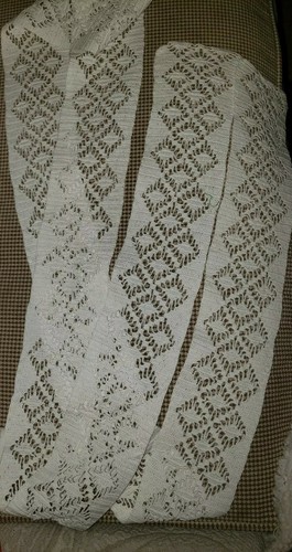 Vintage Handmade FILET CROCHET Sewing Trim White Geometric Diamond 84