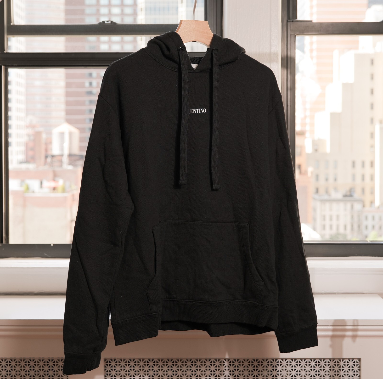 【関税・送料込み】VALENTINO BLACK COTTON SWEATSHIRT Luxury sweater for men - Valentino black cotton sweater