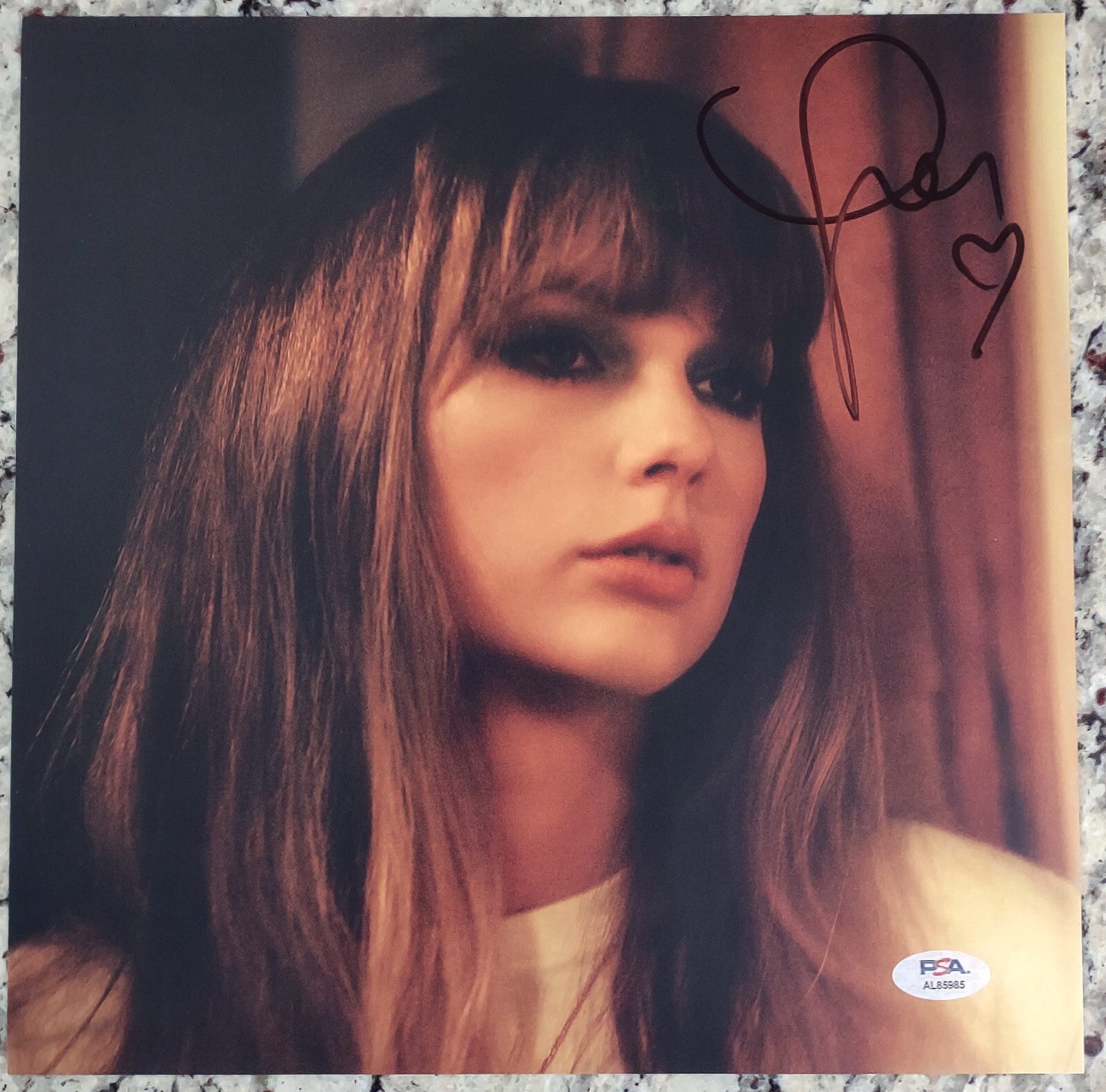 Taylor Midnights Mahogany サインハートアートカード入り mahogany signed taylor swift midnights vinyl!! | Depop