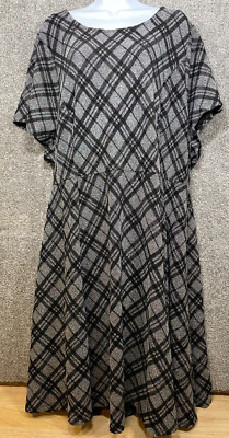 Torrid Women 5X 4Cas Plaid SS Flocked Dbl Knit Textured Skater Dress Black Gray