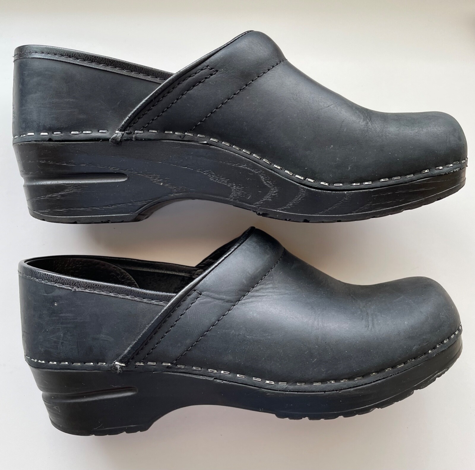 Dansko Professional Clog Black Oiled Leather Shoe, Size 38 Dansko Professional Clog Black Oiled Leather Shoe, Size 38