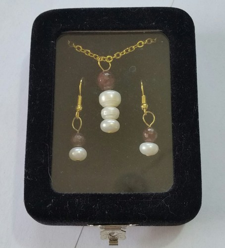 Gold Garnet Pearl Necklace Pendant Earring Boxed Set 18