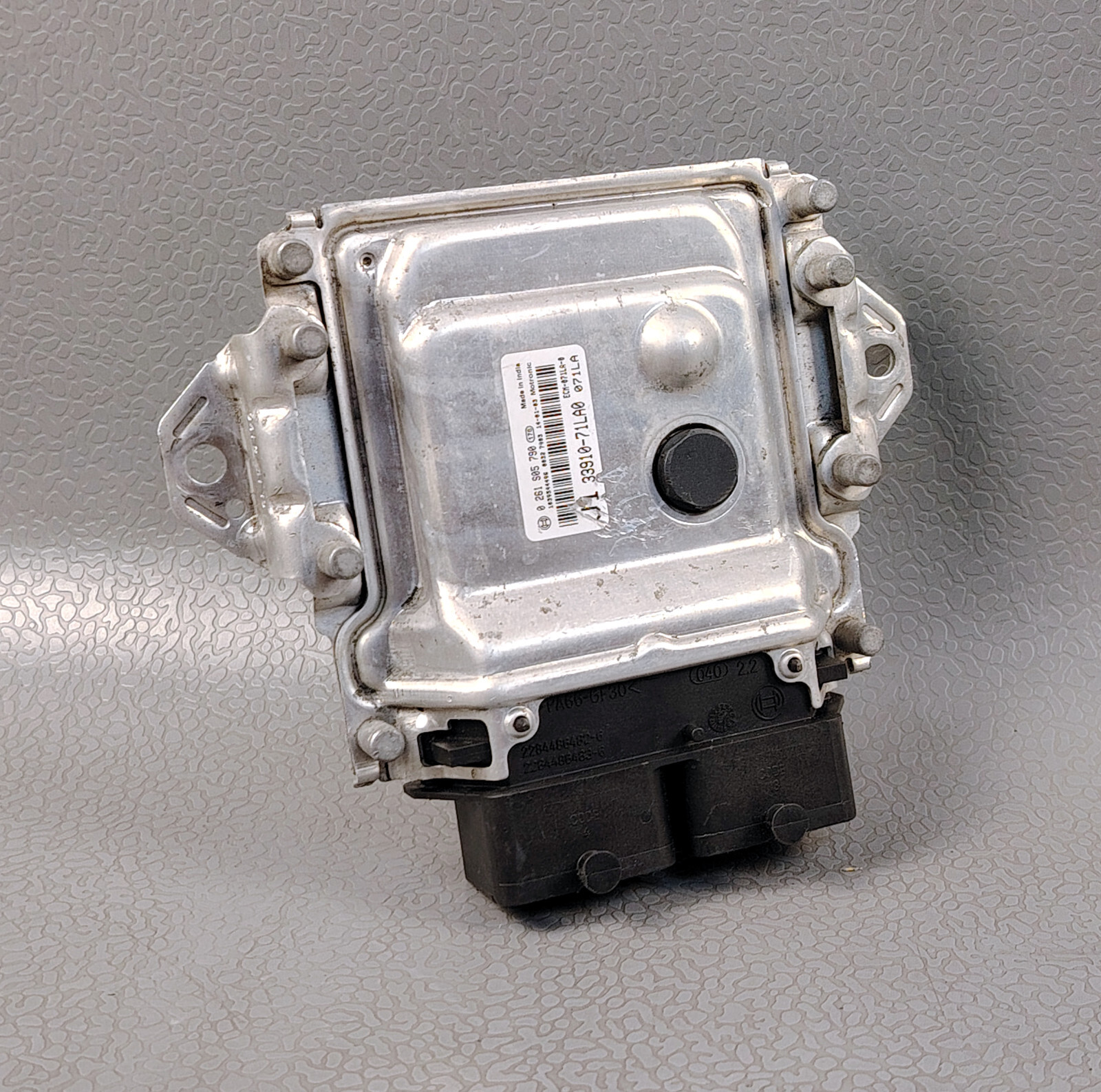 Suzuki Swift FZ Engine Control Module ECM ECU Computer 3391071LA0 Suzuki Swift FZ Engine Control Module ECM ECU Computer 3391071LA0
